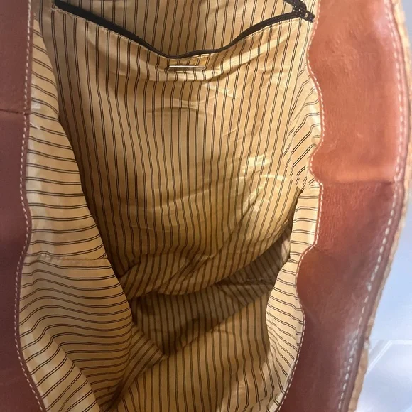 Elegant Tan Woven Tote Bag by Paige Novick - Picture 4 of 4